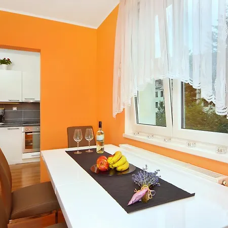 Apartment 91/65 *